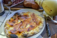 Arvolo Pinsa caciocavallo n'duja e speck