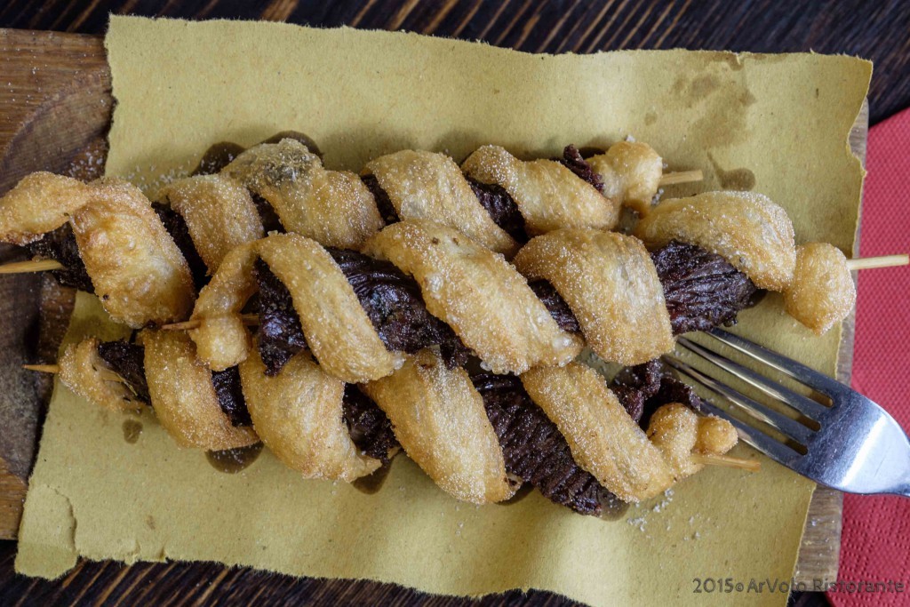 ArVolo Tris di spiedini di pannicolo di Chianina avvolti da pasta fritta