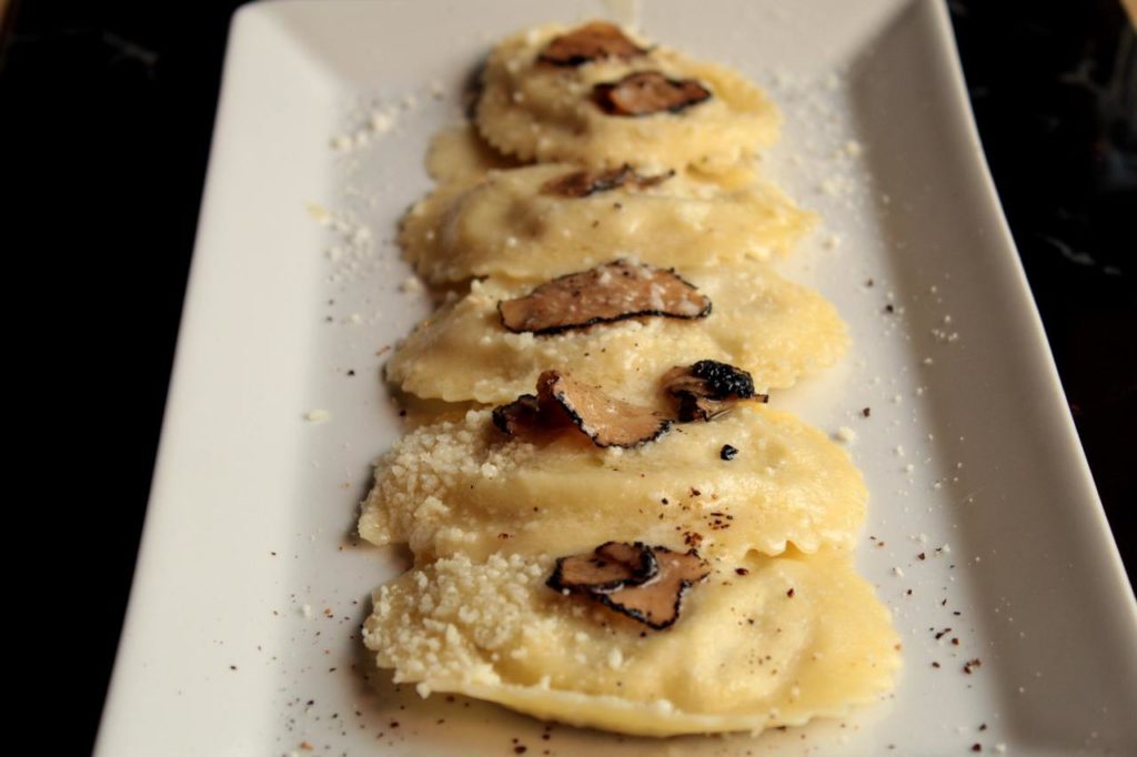 Ravioli di ricotta e tartufo