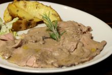 Brasato di manzo al vino rosso e patate