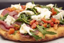 Focaccia con carne salada