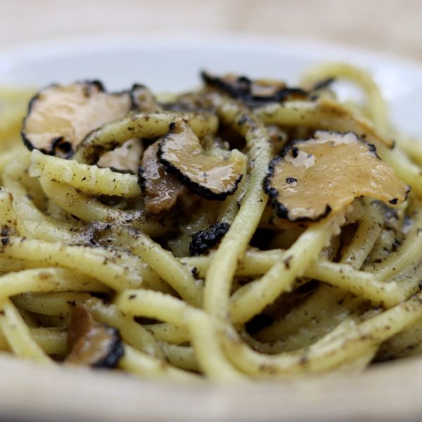 Tonnarelli al tartufo e olio extra vergine