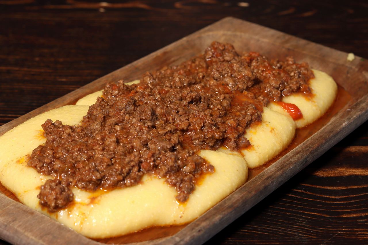 Polenta con ragù di Manzo